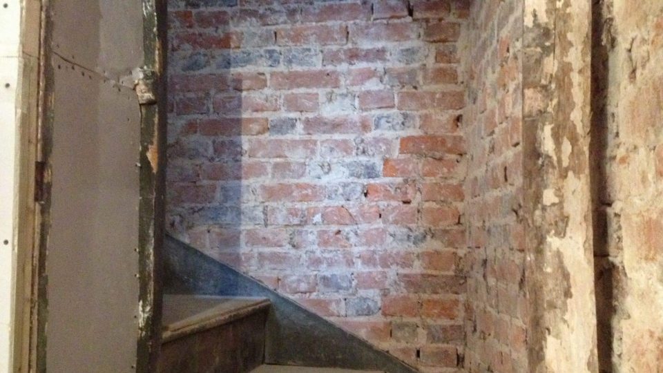 stair area before renovation