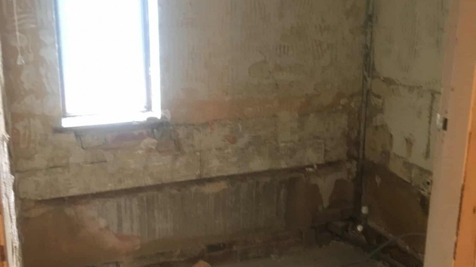 preparing walls & ceiling